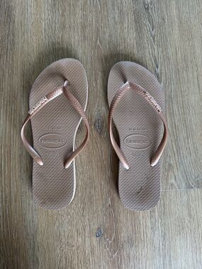 Havaianas Metallic Blush Flip Flops